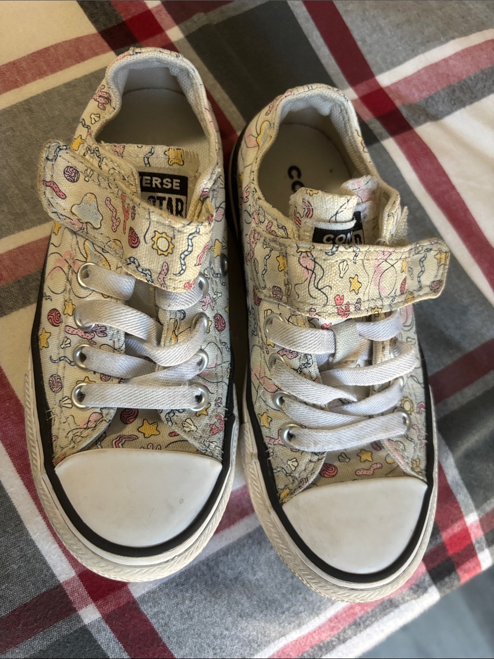 Converse Kids White Canvas Sneakers with Multicolor Star & Sea Pattern